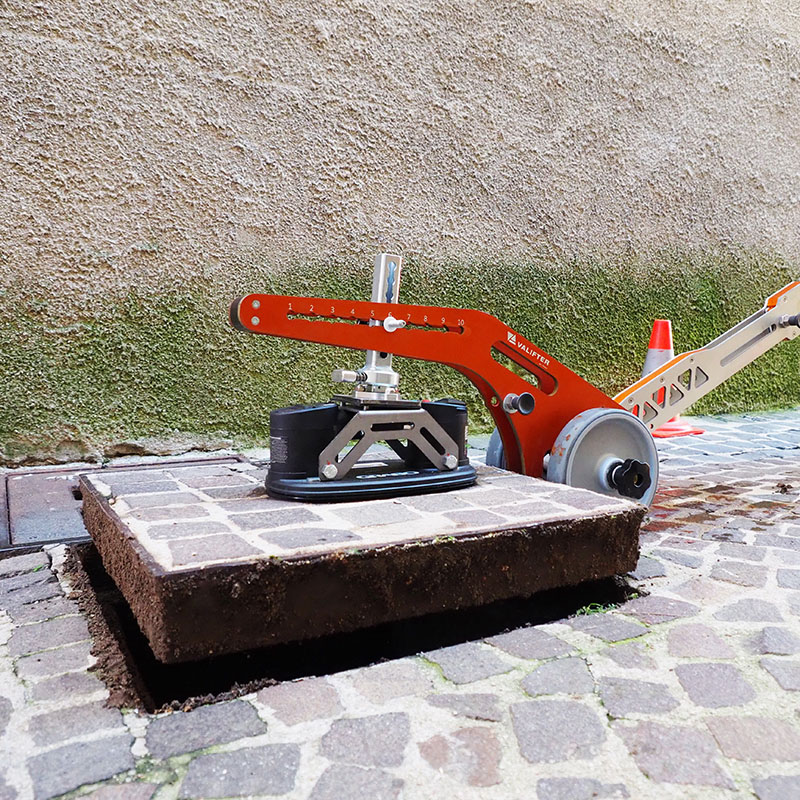 Liftop in use 1